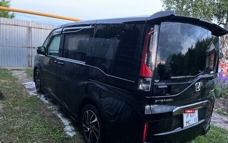 Honda Stepwgn IV, 2021 год, 2 450 000 рублей, 4 фотография