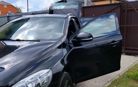 Volvo V40 Cross Country I, 2014 год, 1 000 000 рублей, 4 фотография
