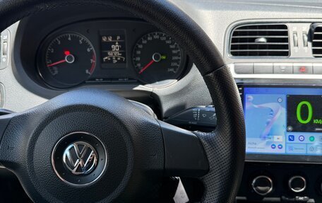 Volkswagen Polo VI (EU Market), 2015 год, 890 000 рублей, 21 фотография