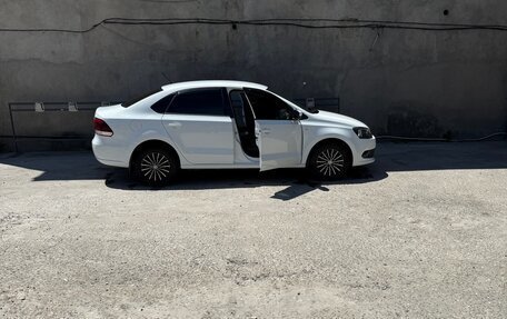 Volkswagen Polo VI (EU Market), 2015 год, 890 000 рублей, 24 фотография