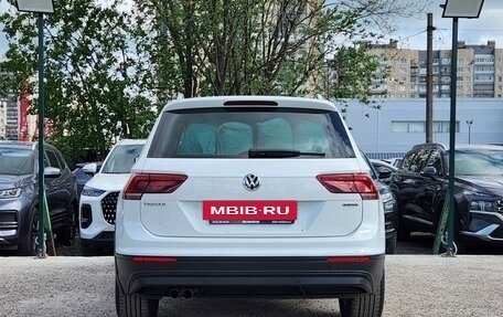 Volkswagen Tiguan II, 2018 год, 1 949 000 рублей, 7 фотография