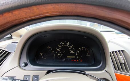 Lexus RX IV рестайлинг, 2001 год, 780 000 рублей, 19 фотография