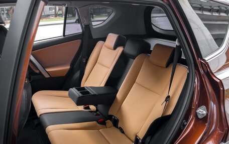 Toyota RAV4, 2016 год, 2 485 000 рублей, 39 фотография
