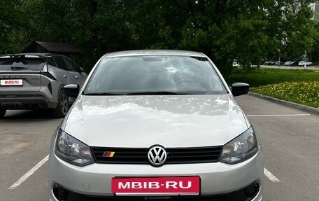 Volkswagen Polo VI (EU Market), 2011 год, 590 000 рублей, 2 фотография