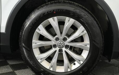 Volkswagen Tiguan II, 2019 год, 2 500 000 рублей, 22 фотография