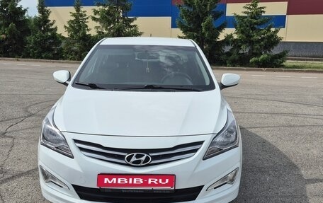 Hyundai Solaris II рестайлинг, 2016 год, 1 385 000 рублей, 1 фотография