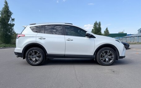 Toyota RAV4, 2018 год, 2 350 000 рублей, 3 фотография