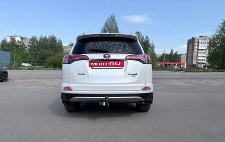 Toyota RAV4, 2018 год, 2 350 000 рублей, 5 фотография