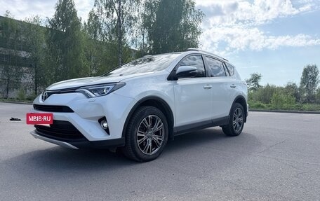 Toyota RAV4, 2018 год, 2 350 000 рублей, 8 фотография