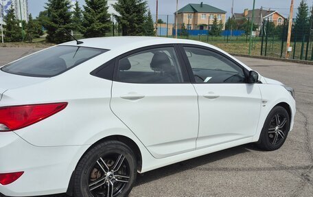 Hyundai Solaris II рестайлинг, 2016 год, 1 385 000 рублей, 5 фотография