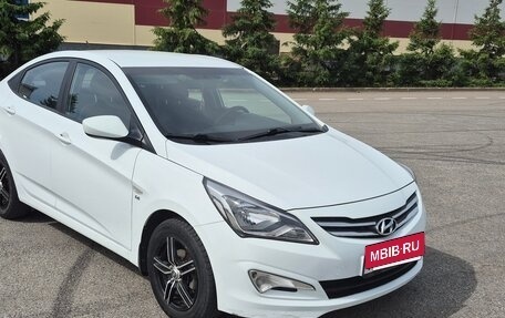 Hyundai Solaris II рестайлинг, 2016 год, 1 385 000 рублей, 4 фотография