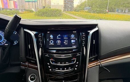 Cadillac Escalade IV, 2016 год, 3 850 000 рублей, 29 фотография