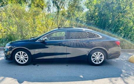 Chevrolet Malibu IX, 2017 год, 1 385 000 рублей, 2 фотография
