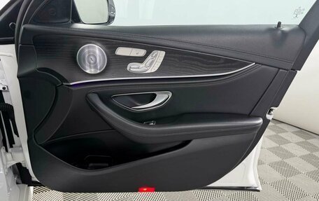 Mercedes-Benz E-Класс, 2019 год, 3 599 000 рублей, 26 фотография