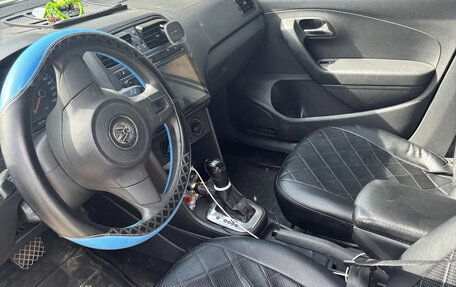 Volkswagen Polo VI (EU Market), 2012 год, 700 000 рублей, 2 фотография