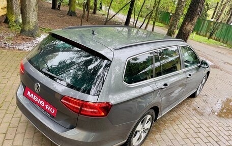 Volkswagen Passat B8 рестайлинг, 2017 год, 1 450 000 рублей, 3 фотография