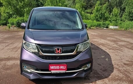 Honda Stepwgn IV, 2015 год, 2 250 000 рублей, 3 фотография