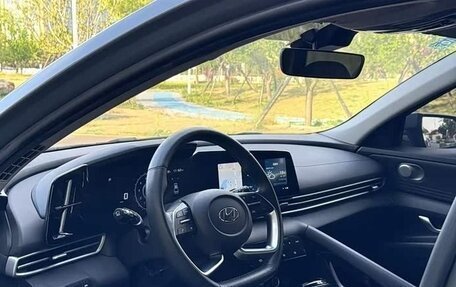Hyundai Elantra, 2023 год, 1 740 000 рублей, 9 фотография