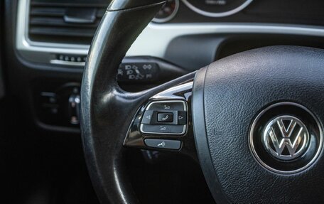 Volkswagen Touareg III, 2015 год, 3 200 000 рублей, 17 фотография