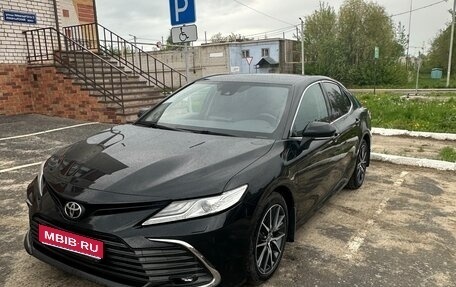 Toyota Camry, 2021 год, 3 200 000 рублей, 1 фотография