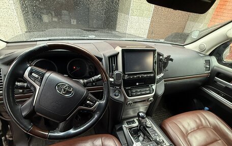 Toyota Land Cruiser 200, 2017 год, 6 500 000 рублей, 6 фотография