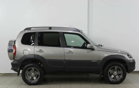 Chevrolet Niva I рестайлинг, 2018 год, 950 000 рублей, 5 фотография
