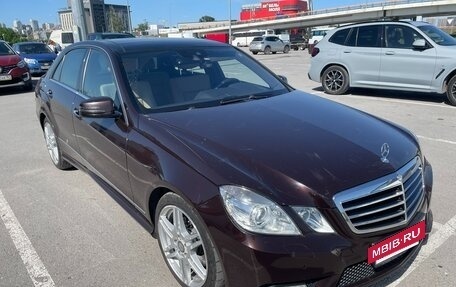Mercedes-Benz E-Класс, 2010 год, 1 999 000 рублей, 2 фотография