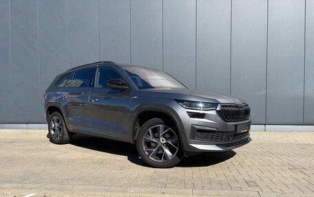 Skoda Kodiaq I, 2022 год, 2 300 000 рублей, 2 фотография