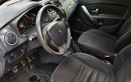 Renault Logan II, 2015 год, 645 000 рублей, 15 фотография