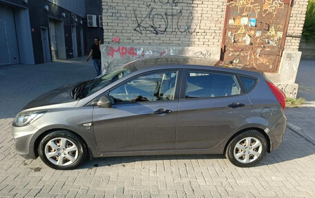 Hyundai Solaris II рестайлинг, 2012 год, 840 000 рублей, 3 фотография