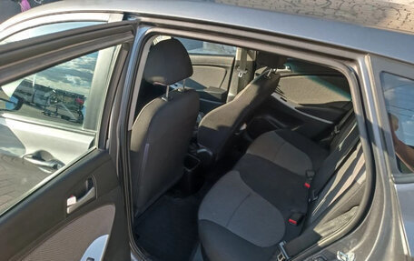 Hyundai Solaris II рестайлинг, 2012 год, 840 000 рублей, 6 фотография