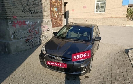 Hyundai Solaris II рестайлинг, 2012 год, 840 000 рублей, 4 фотография