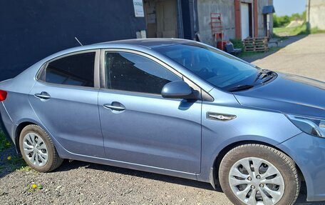 KIA Rio III рестайлинг, 2013 год, 860 000 рублей, 2 фотография