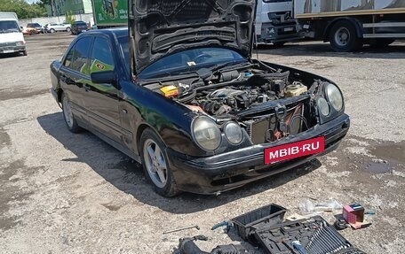 Mercedes-Benz E-Класс, 1999 год, 265 000 рублей, 3 фотография