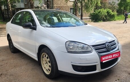 Volkswagen Jetta VI, 2008 год, 515 000 рублей, 3 фотография