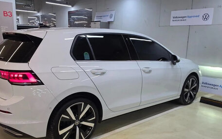 Volkswagen Golf VIII, 2023 год, 2 190 013 рублей, 3 фотография