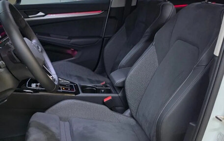 Volkswagen Golf VIII, 2023 год, 2 190 013 рублей, 7 фотография