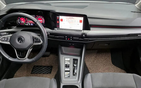 Volkswagen Golf VIII, 2022 год, 1 970 013 рублей, 7 фотография