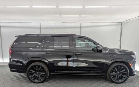 Cadillac Escalade V, 2024 год, 13 075 000 рублей, 2 фотография