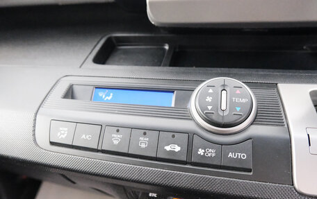 Honda Freed I, 2014 год, 1 099 000 рублей, 18 фотография