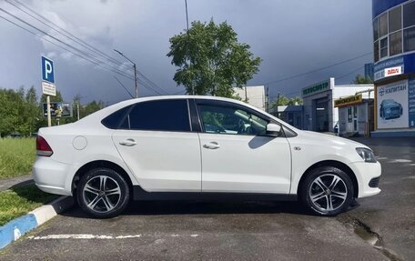 Volkswagen Polo VI (EU Market), 2011 год, 650 000 рублей, 2 фотография