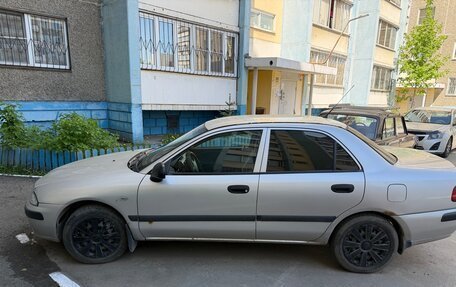 Mitsubishi Carisma I, 2003 год, 260 000 рублей, 3 фотография