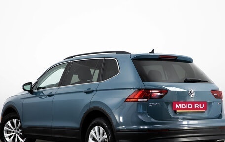 Volkswagen Tiguan II, 2019 год, 2 499 000 рублей, 7 фотография
