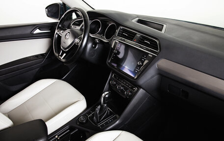 Volkswagen Tiguan II, 2019 год, 2 499 000 рублей, 13 фотография