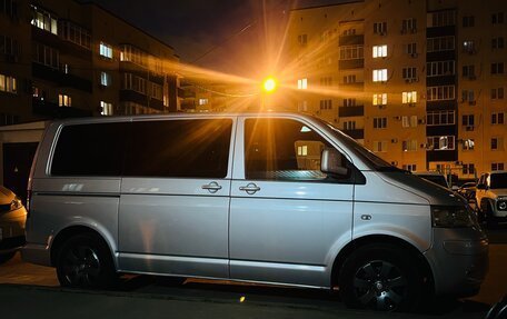 Volkswagen Multivan T5, 2005 год, 1 450 000 рублей, 2 фотография