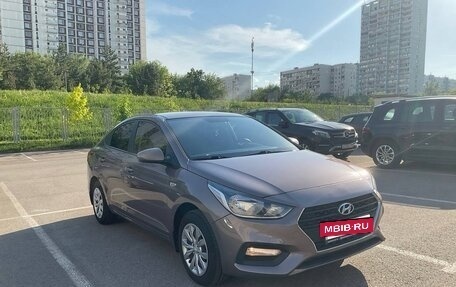 Hyundai Solaris II рестайлинг, 2019 год, 1 390 000 рублей, 3 фотография