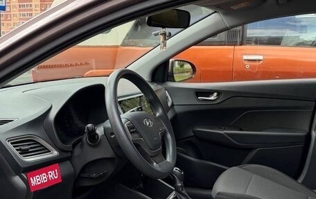 Hyundai Solaris II рестайлинг, 2019 год, 1 390 000 рублей, 13 фотография