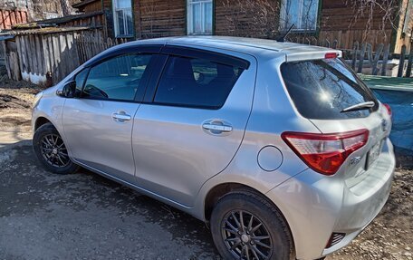 Toyota Vitz, 2017 год, 940 000 рублей, 7 фотография