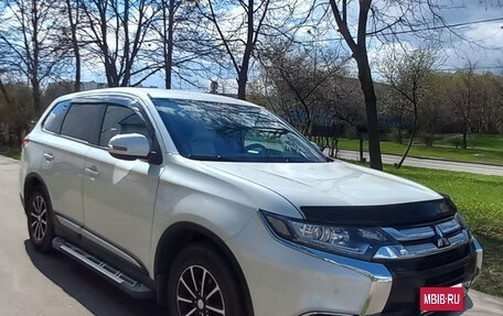 Mitsubishi Outlander III рестайлинг 3, 2018 год, 2 300 000 рублей, 1 фотография