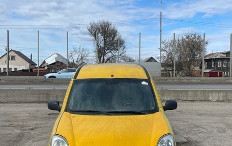 Renault Kangoo II рестайлинг, 2003 год, 100 000 рублей, 1 фотография